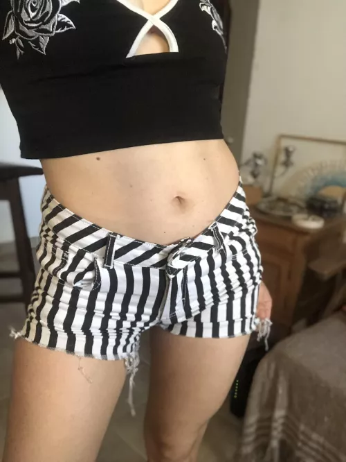 How would you play with my navel? 