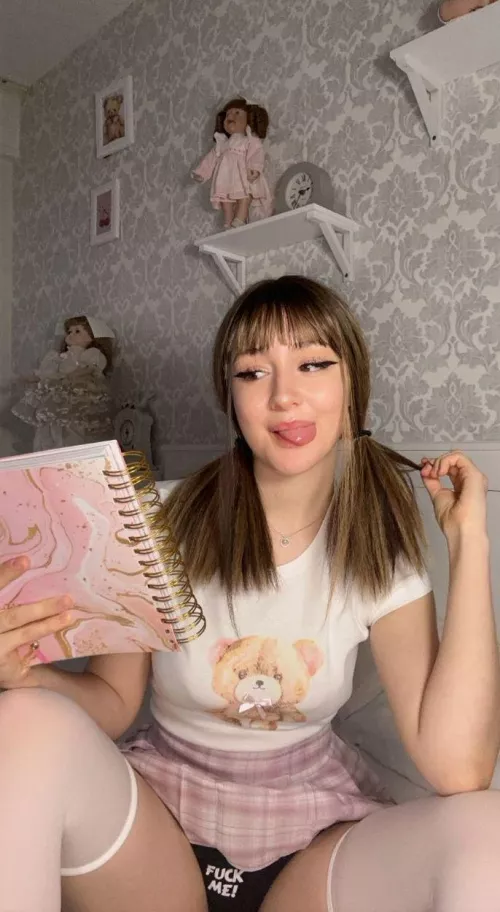 i feel sexy and horny right now