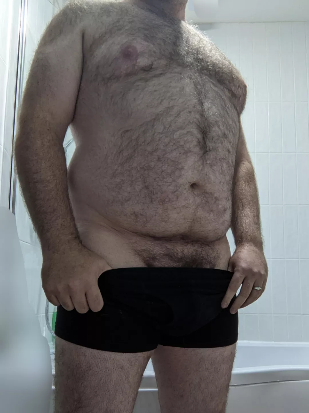 I hope you don't mind a low confidence straight guy posting in here, I've always thought I was too hairy