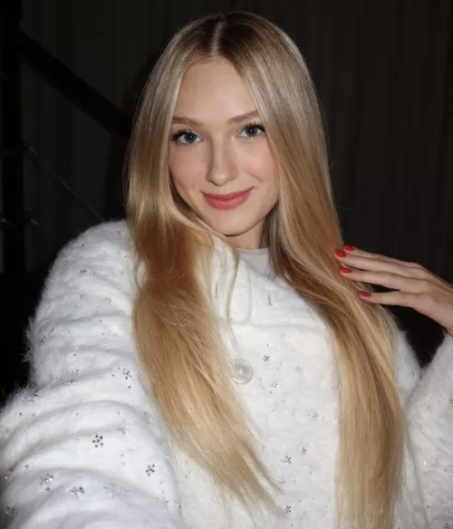 I love getting nice and pretty for my BBC bull😘