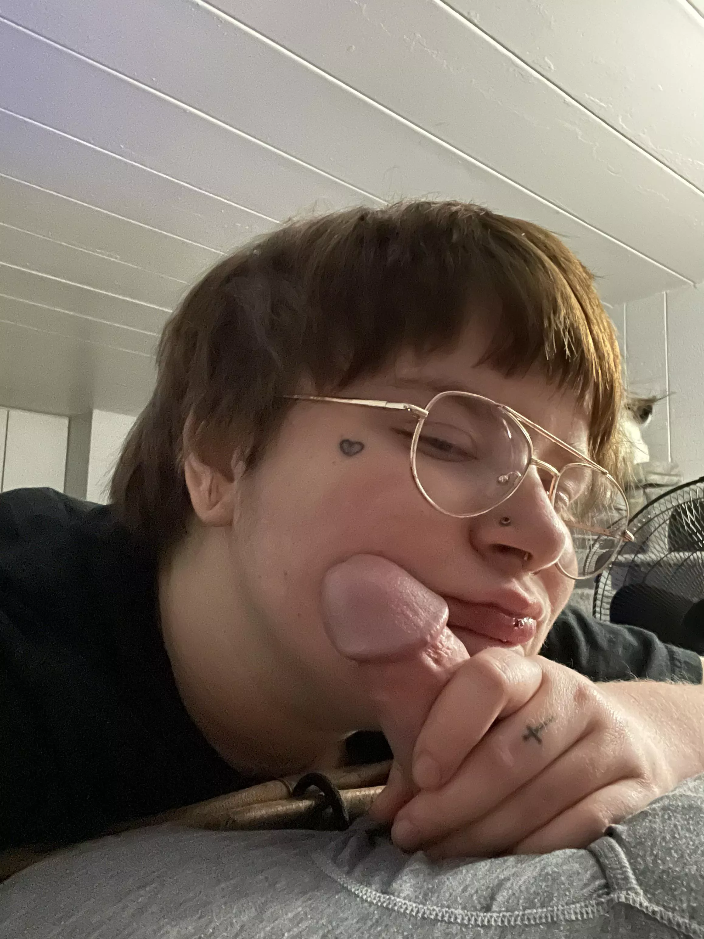 I luv his cock in my mouth :3