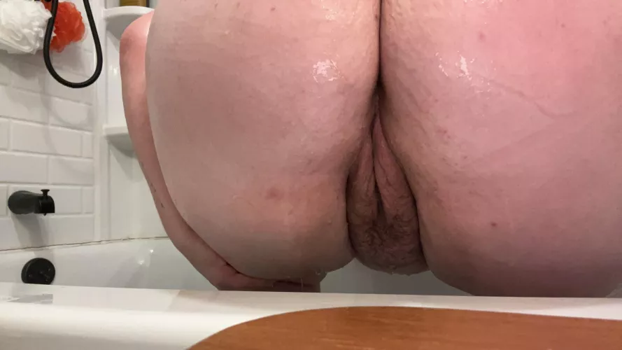 I think my fat pussy could use some stretching don’t you ?