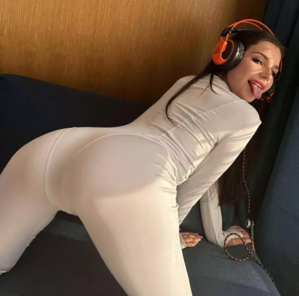 I’ll leave you wanting to know everything about me