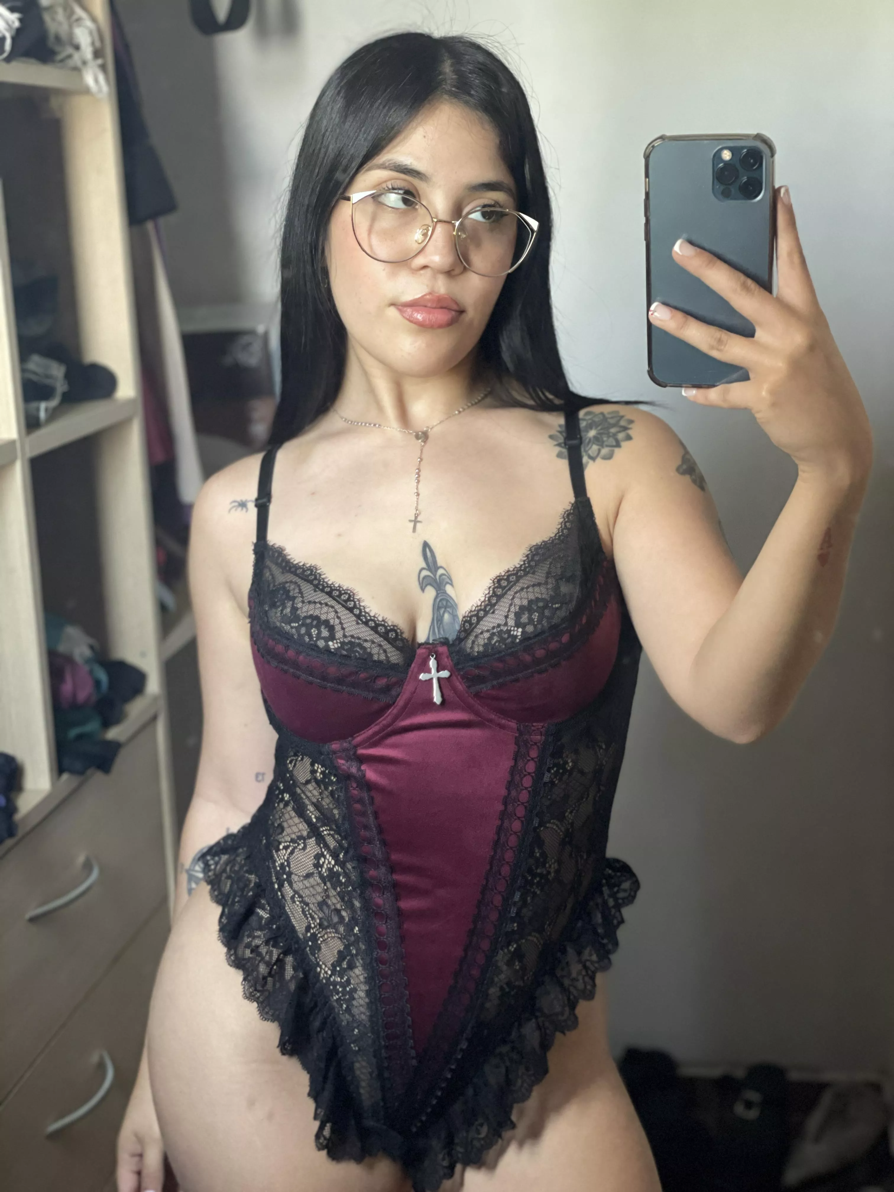 Its time to worship me the way i deserve. 
