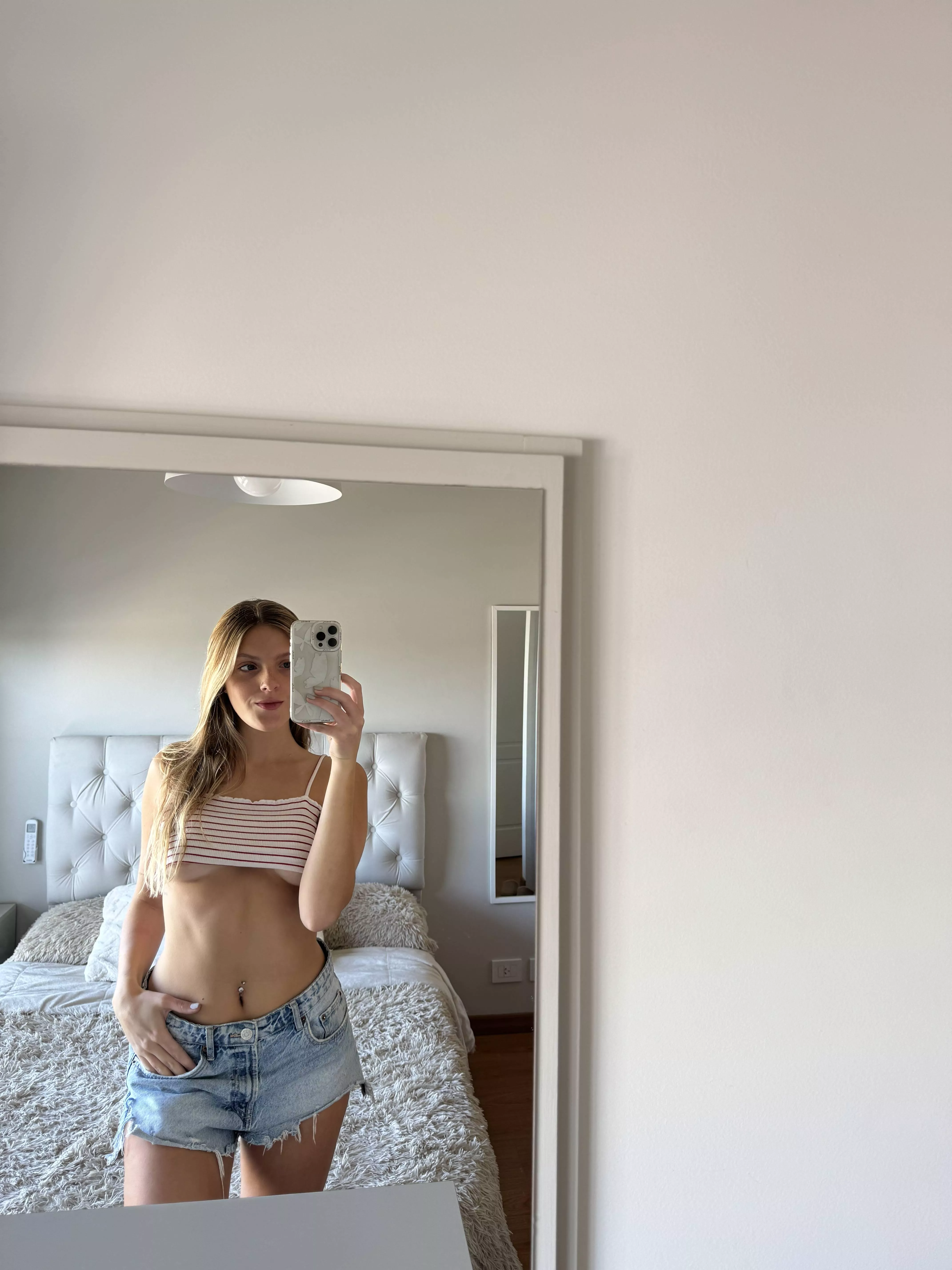 Looking for an older guy who will let me grind and slide on top of him! i can’t wait to service your cock and be your dirty little secret and your naughty obsession!. i'm clean and on the pill