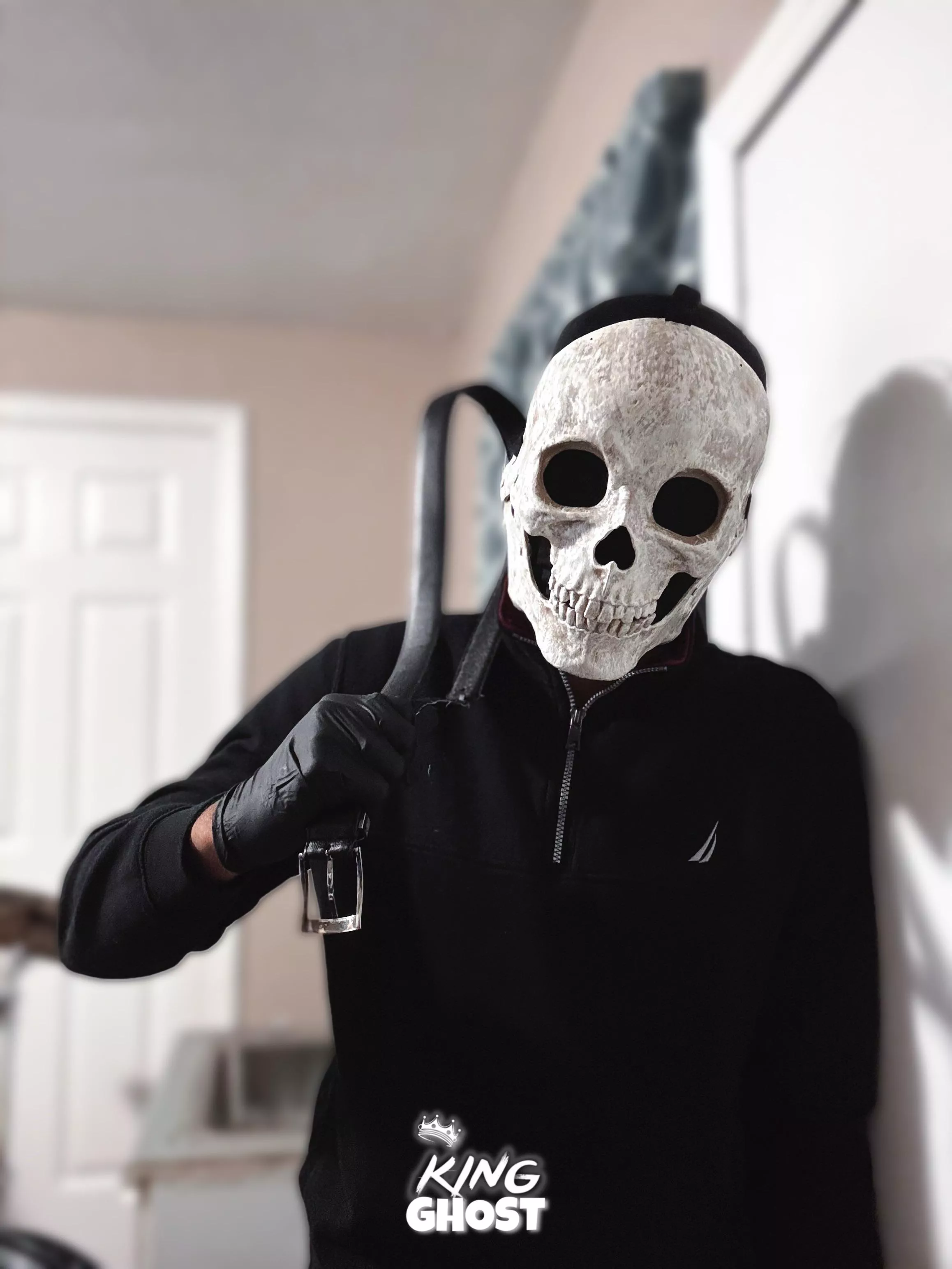 Masked Robber Ready To Punish You For Calling For Help 