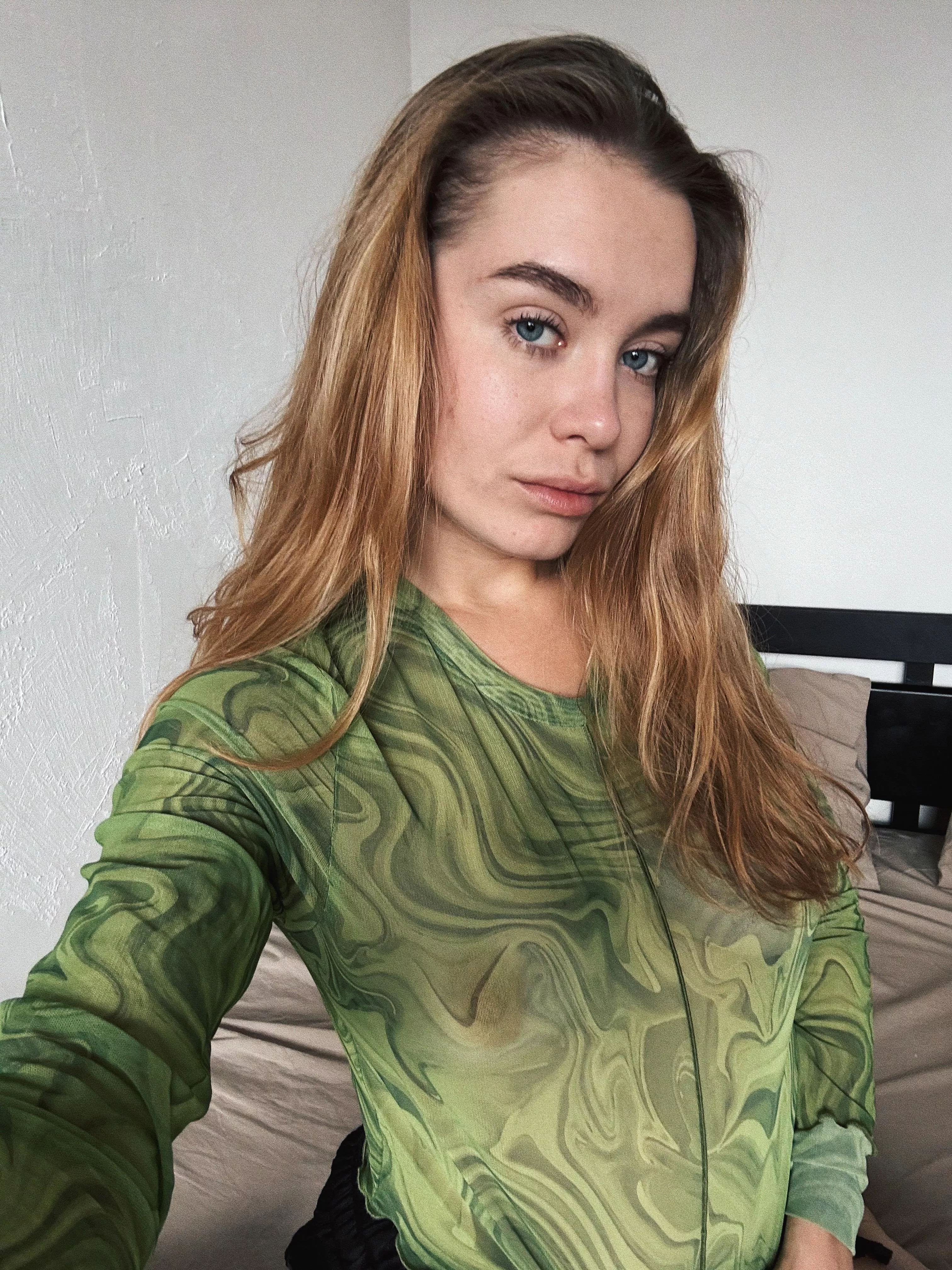 miss ur fav Angel? 🖤 i miss you too <3