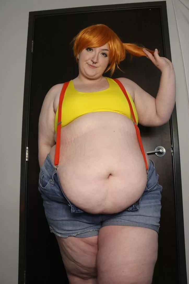 misty is too fat for shorts!