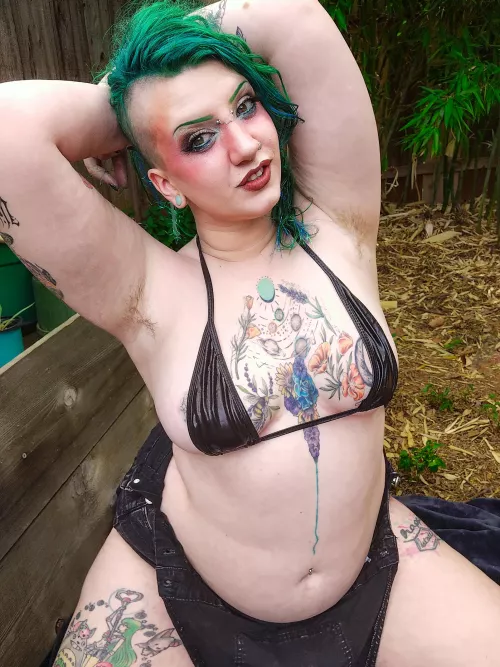 My application to be your new fuzzy flower, perfect to sniff up close [hs]