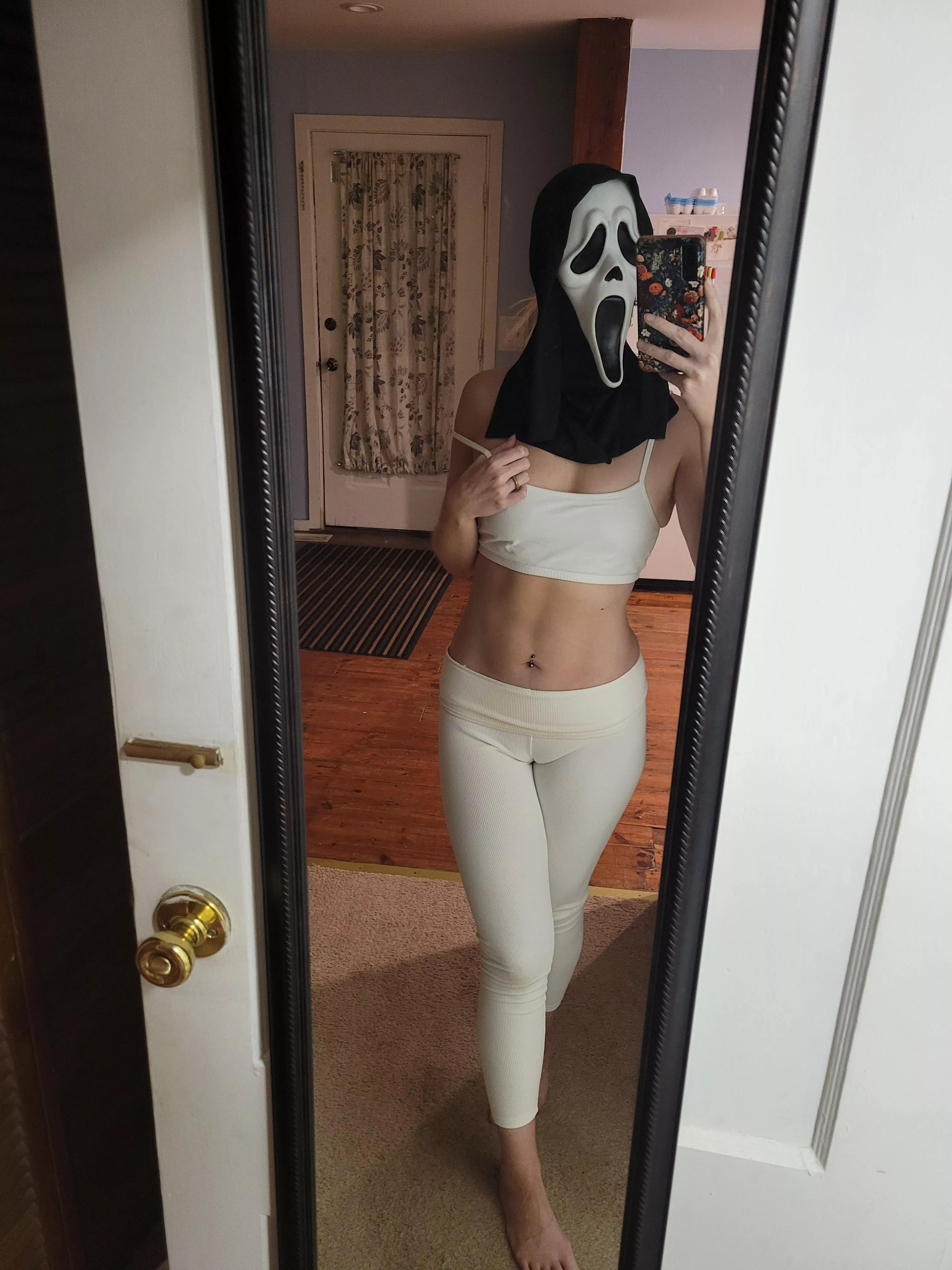 My dad joke Halloween costume, swole-tergeist 👻 would you pop a boner if you saw me at a party? (585)