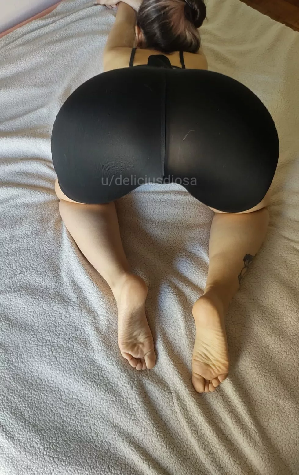 My huge ass makes the leggings not resist 🤭