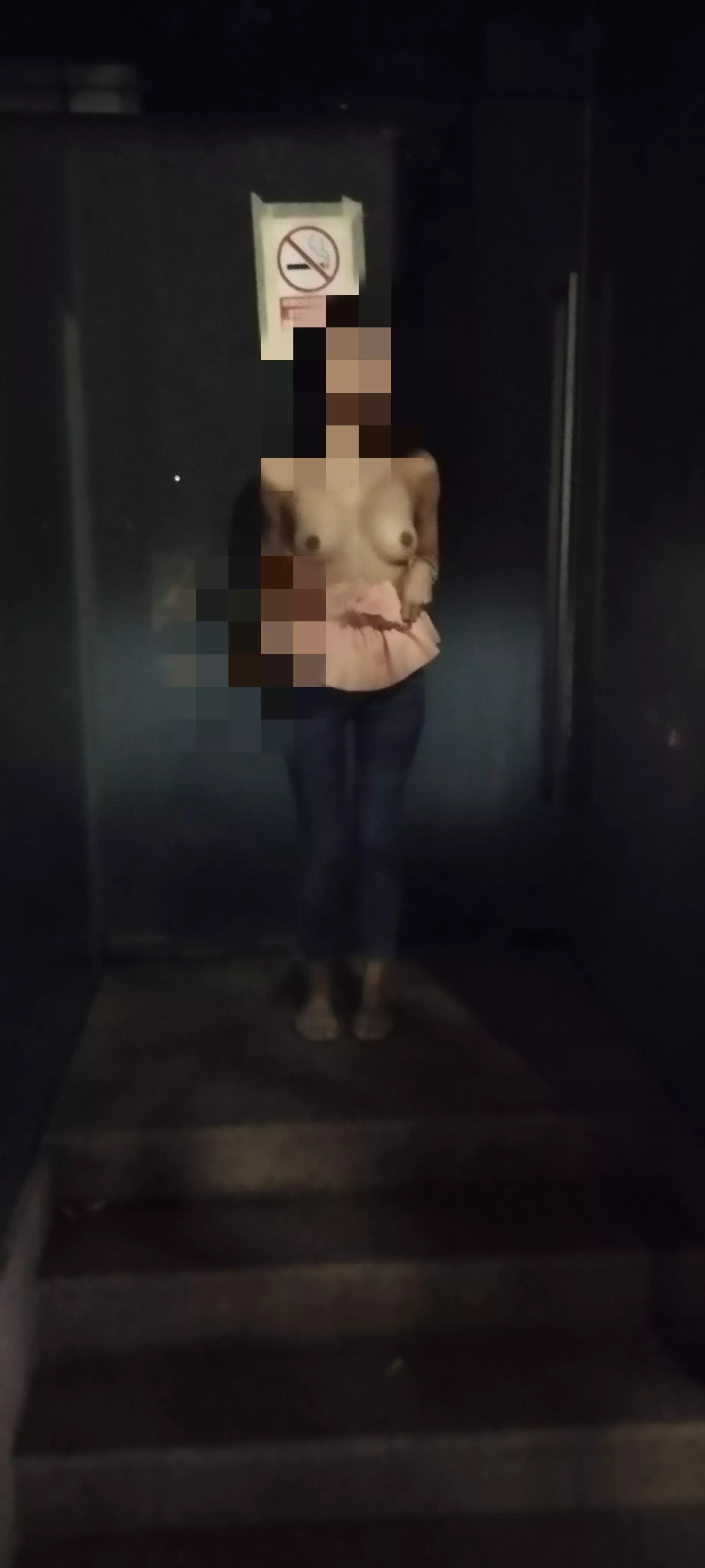 No flashing or no smoking?? 😝