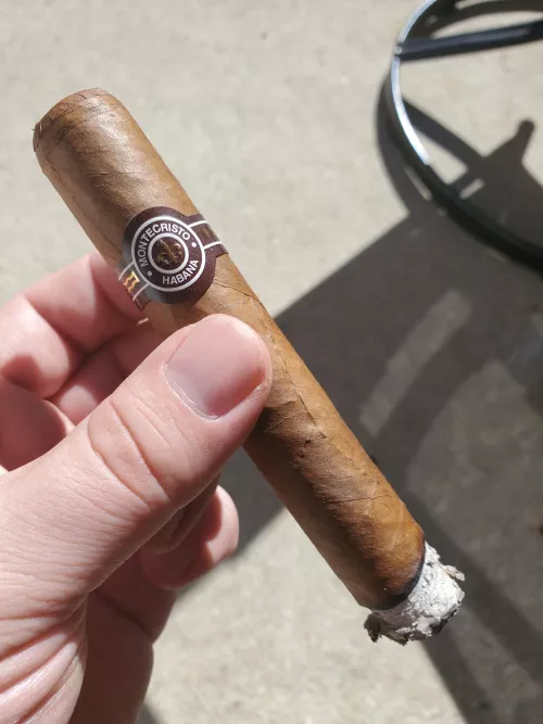 OCT 17 Montecristo Edmundo 🍫