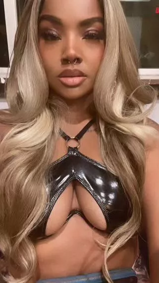 Only the most dedicated simps need apply to worship me