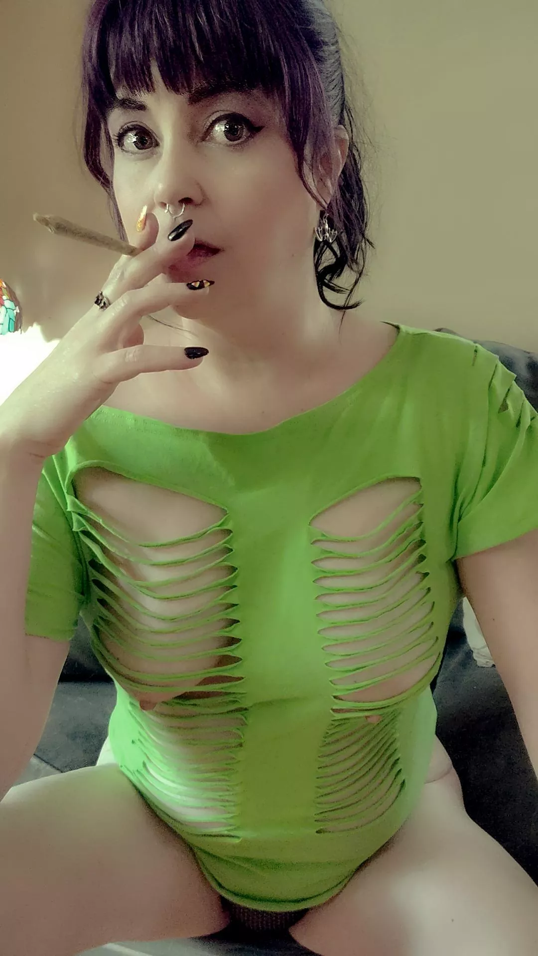 Putting it to my lips (f)