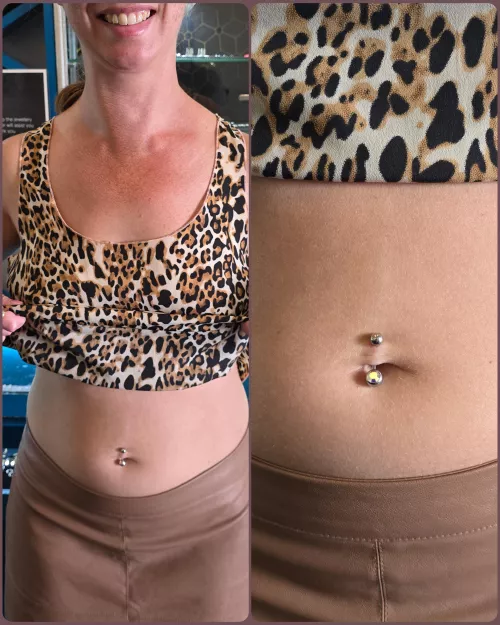 Re-pierced my belly after taking it out 20 years ago [39f] 