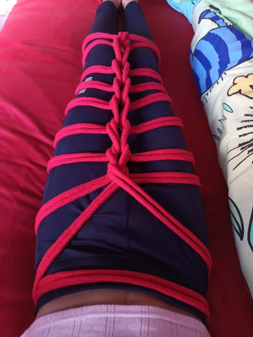 Second attempt at a mermaid tie on myself