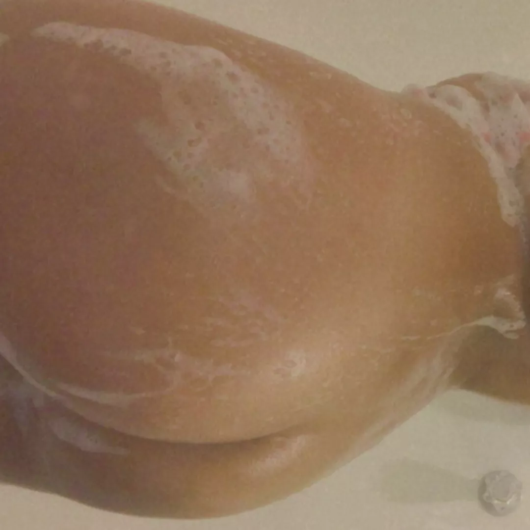 Seeking for a sexual partners 23f and bed buddies anyone 