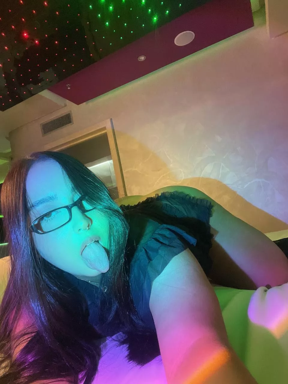 [selling] available for the naughtiest experience you’ll have [sext] [cam] [pic] [vid] [gfe] [rate] [aud] 