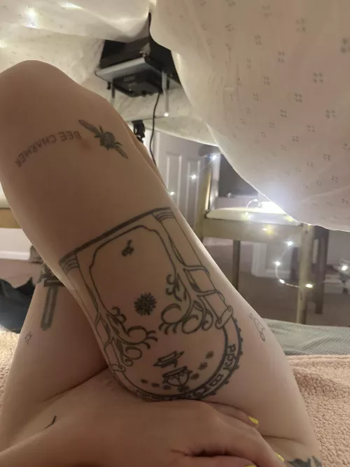 Sometimes you just need to play with yourself in a pillow fort ✨