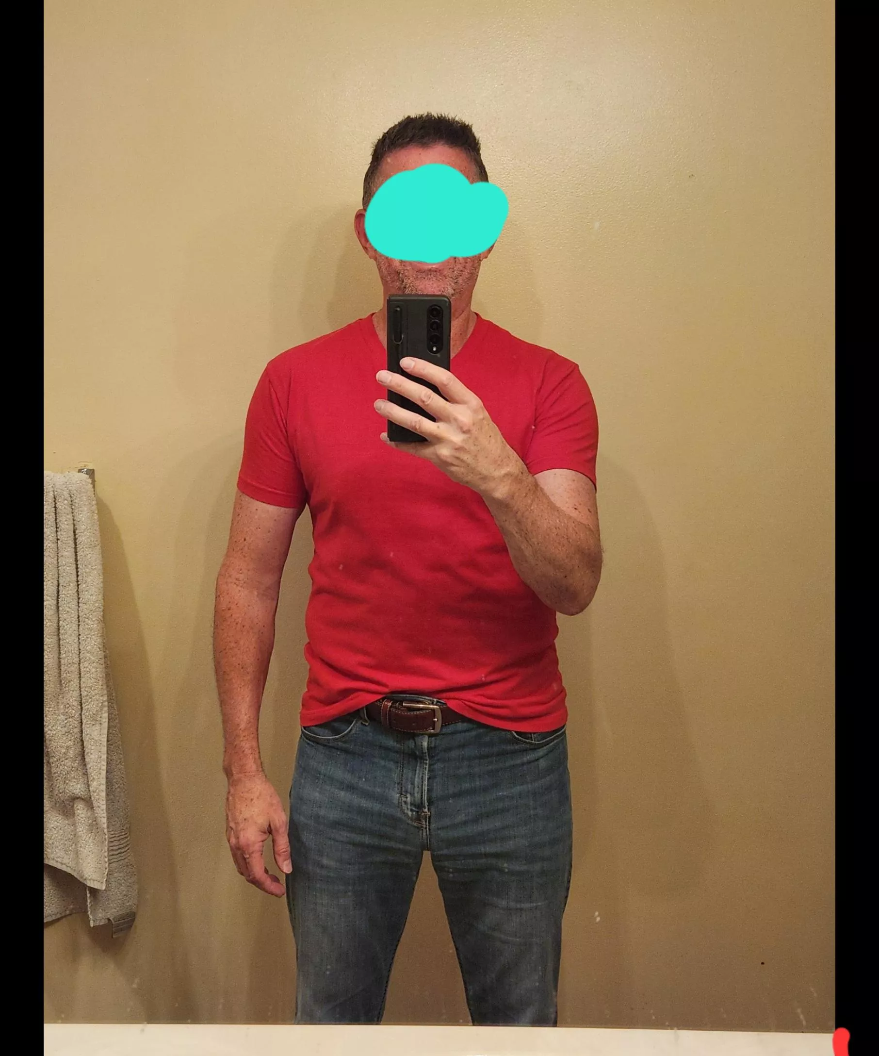 Straight-acting bi-male available today in Rochester (can host at my hotel)