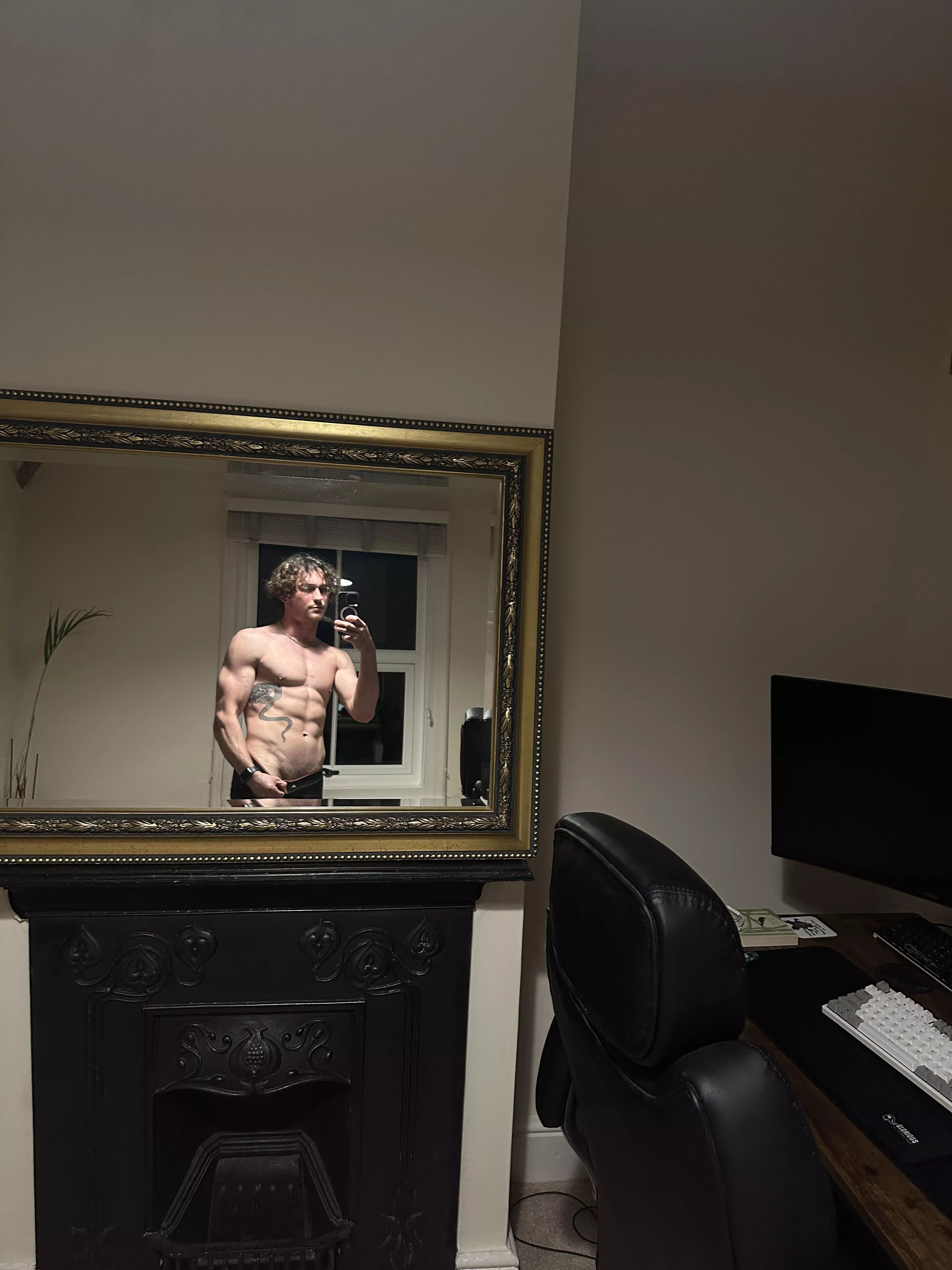 taking gym partner applications below