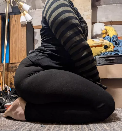 Thick femboys give the best cuddles :3