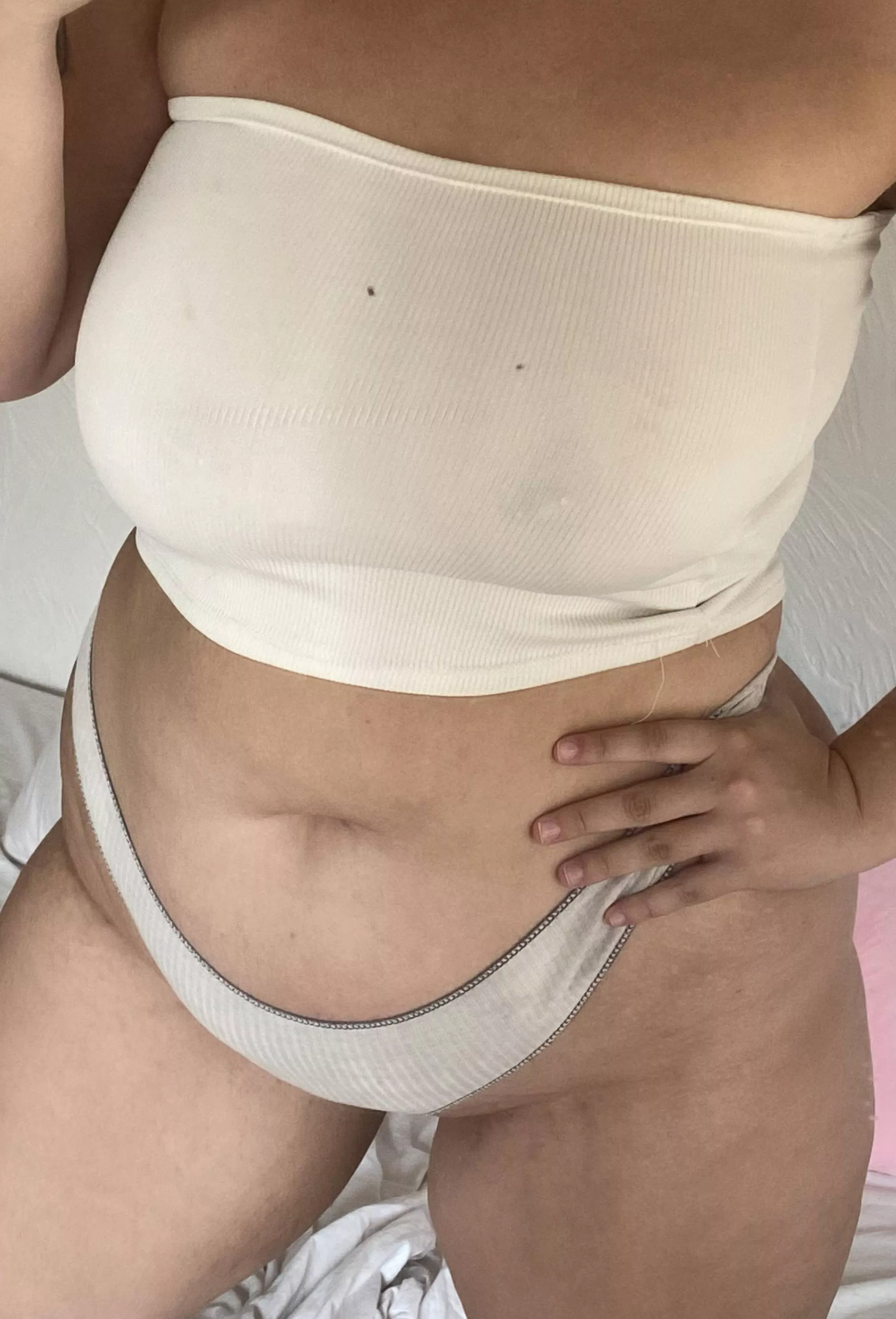 Thong cant hold this chabby belly