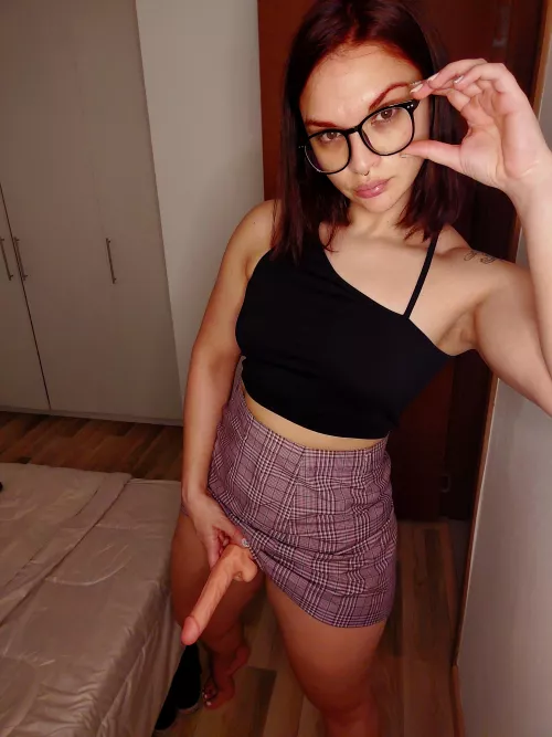 Turn arround slut. Wanna play with your hole until I get bored.