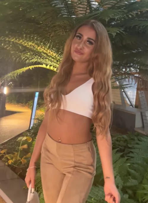 upvote for a pic in dms!!