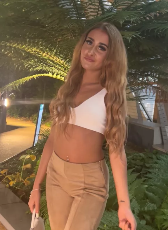 upvote for a pic in dms!!