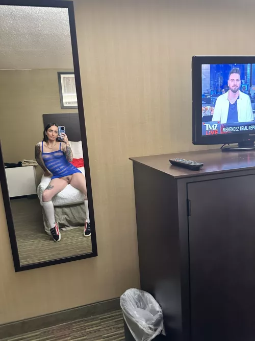 Waiting for a young stranger to come fuck me 