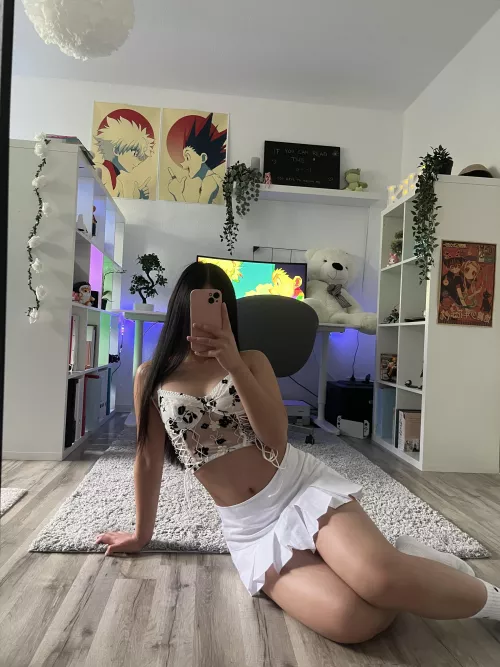 Wanna get frisky with an older redditor