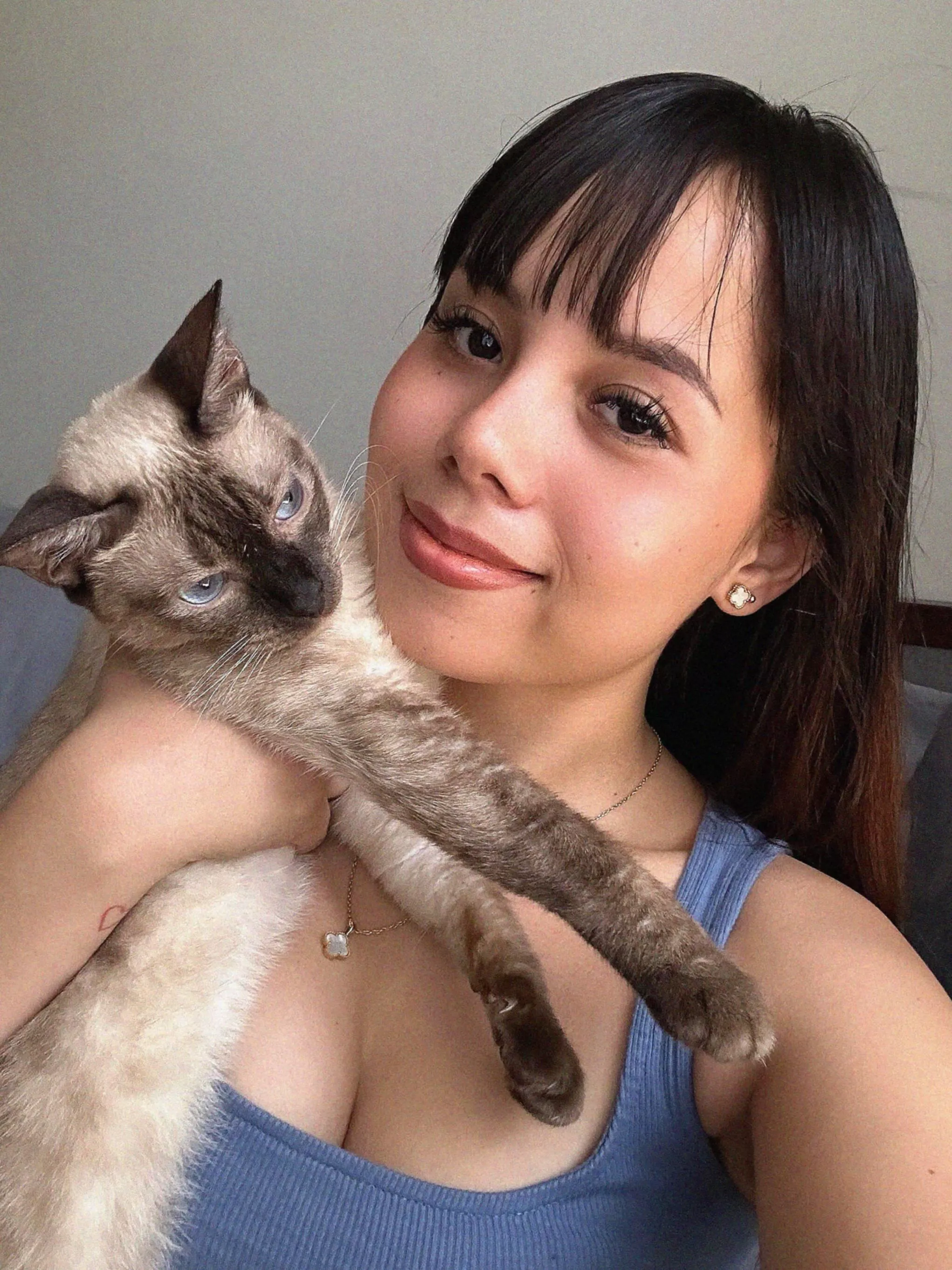 Weekend's a bit boring, needs a playmate.. anyone down for chill chat? 19F