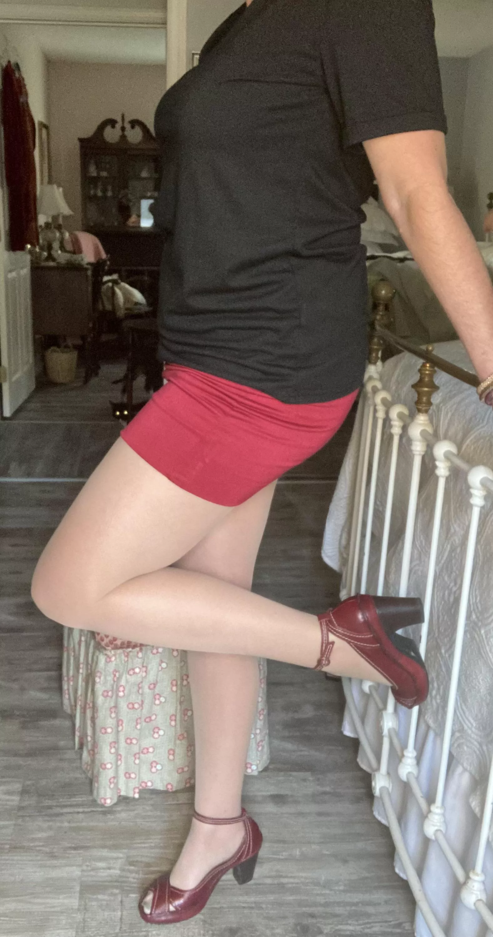 What a week for pantyhose! Fall is here! 🍁🍂