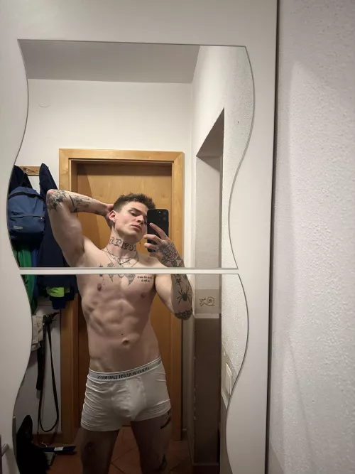 what did u notice first ?👀