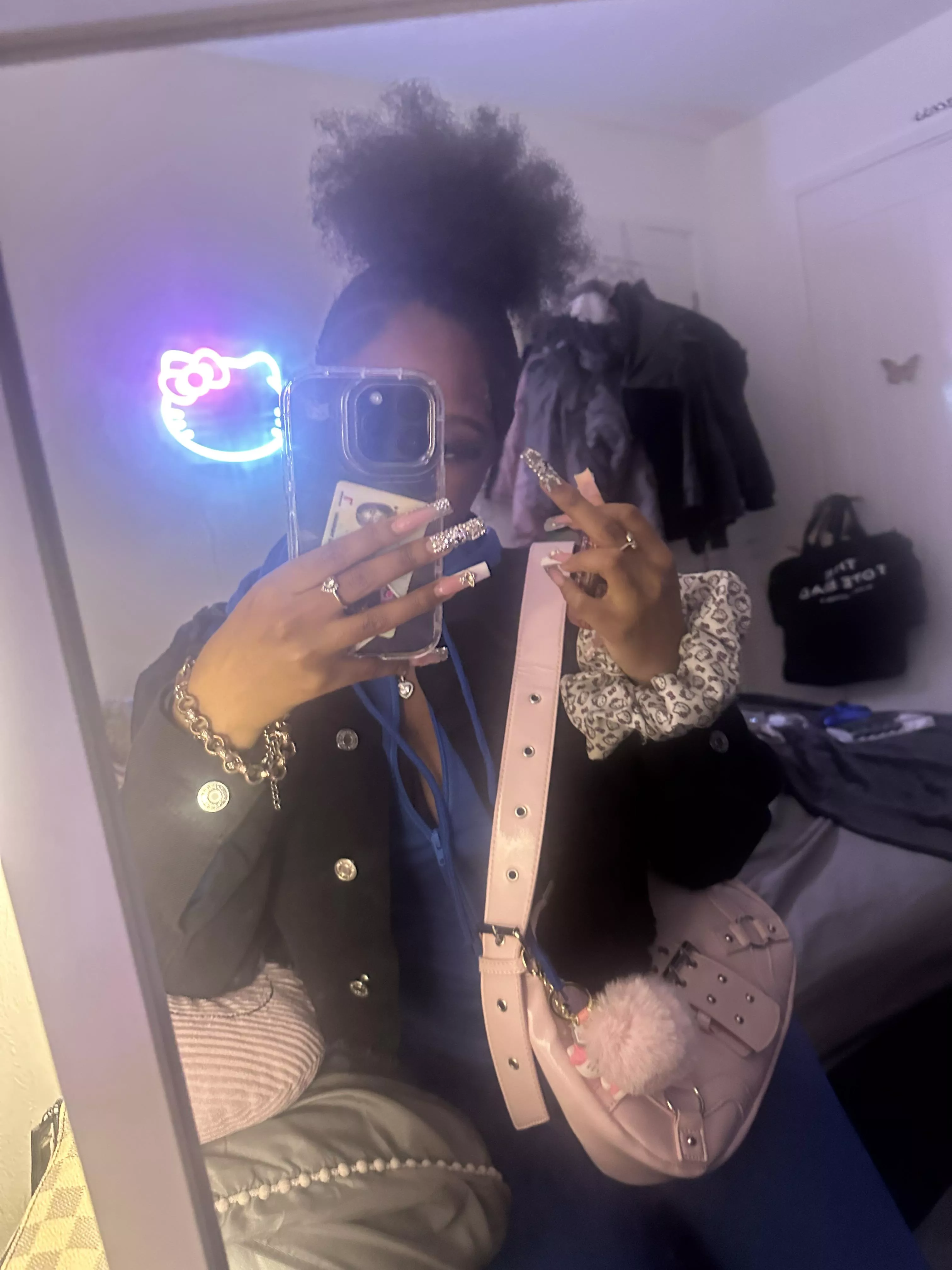 what good puppy is gonna reimburse my £210 shopping today? :3