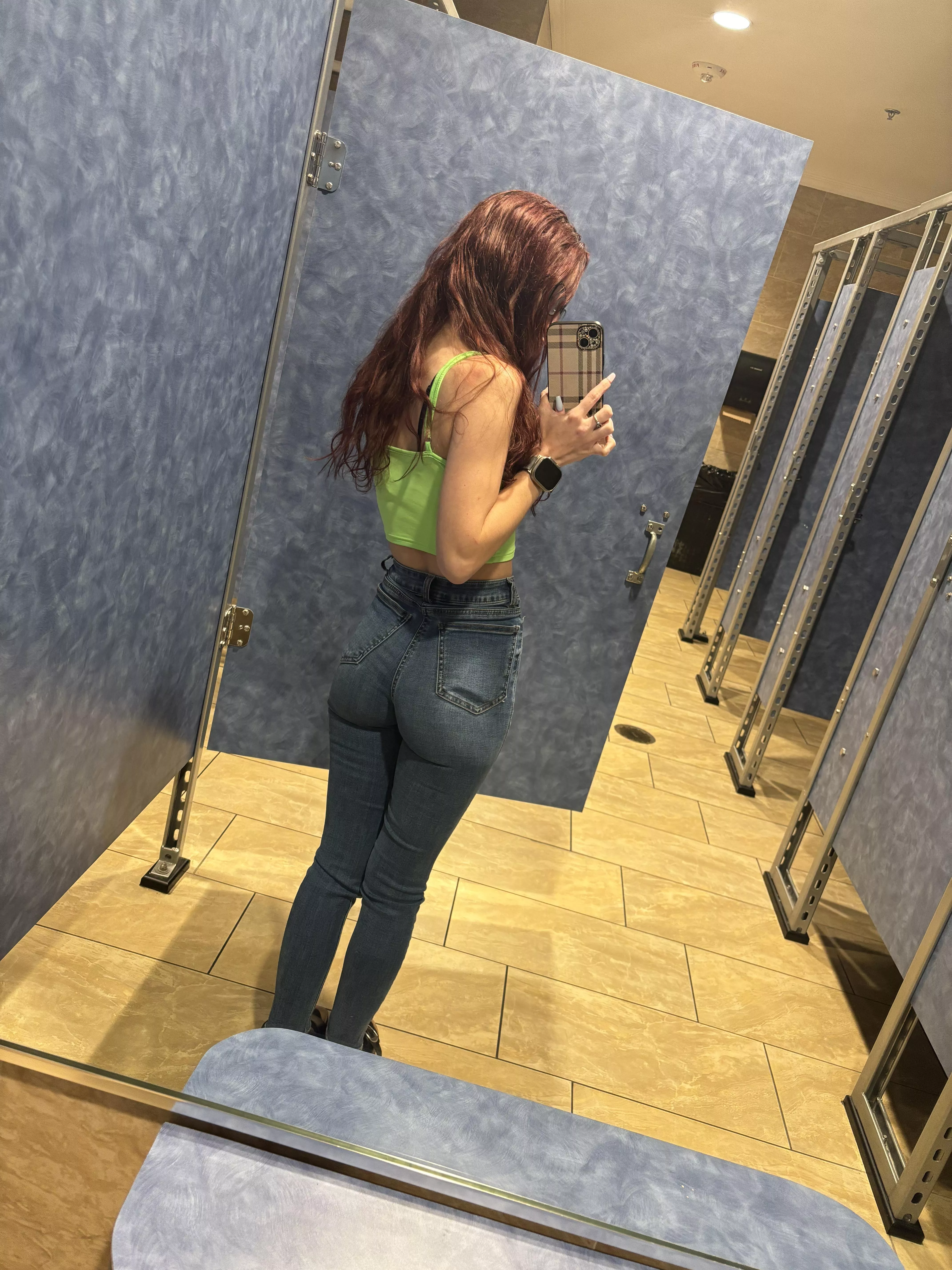 Would I get your attention if you saw me from behind? 🥰🍑 