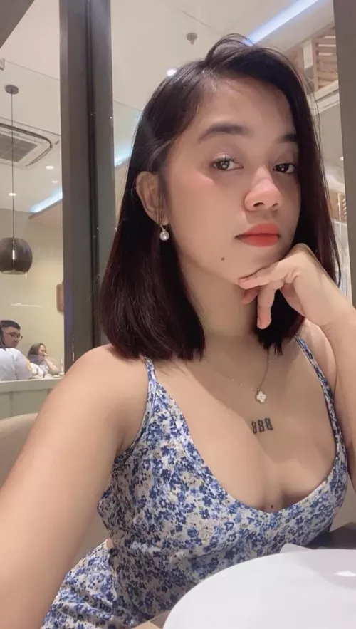 Would u like to lick my ass and pussy