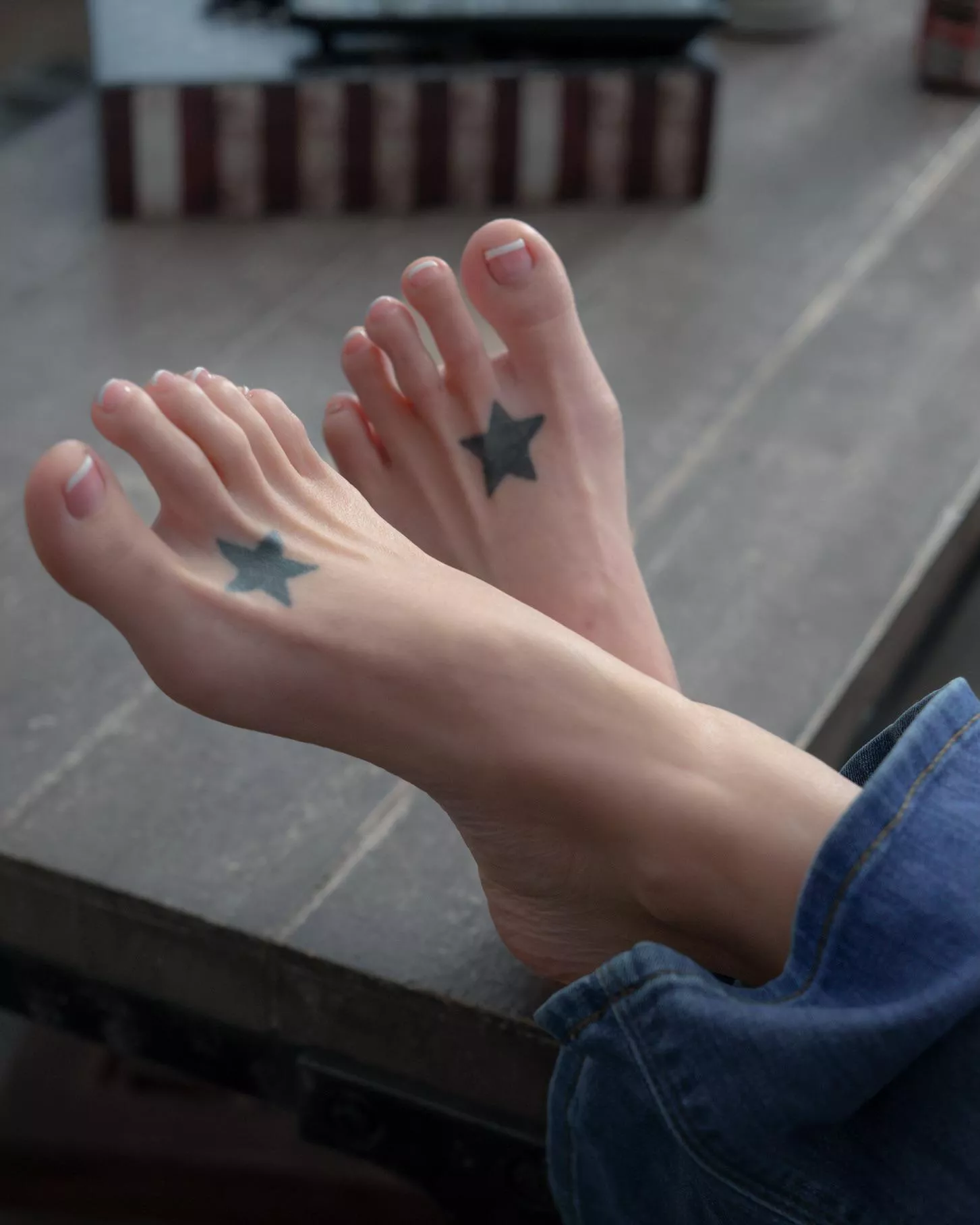 Would you mind if I sat like this next to you😘