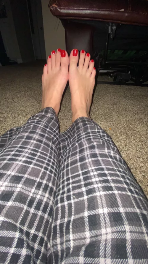 You like my red toes