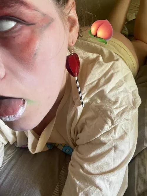 you wanna lick my lollipop? 