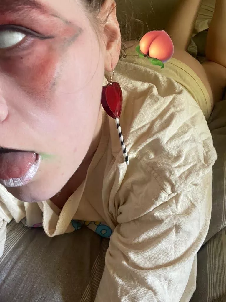 you wanna lick my lollipop? 