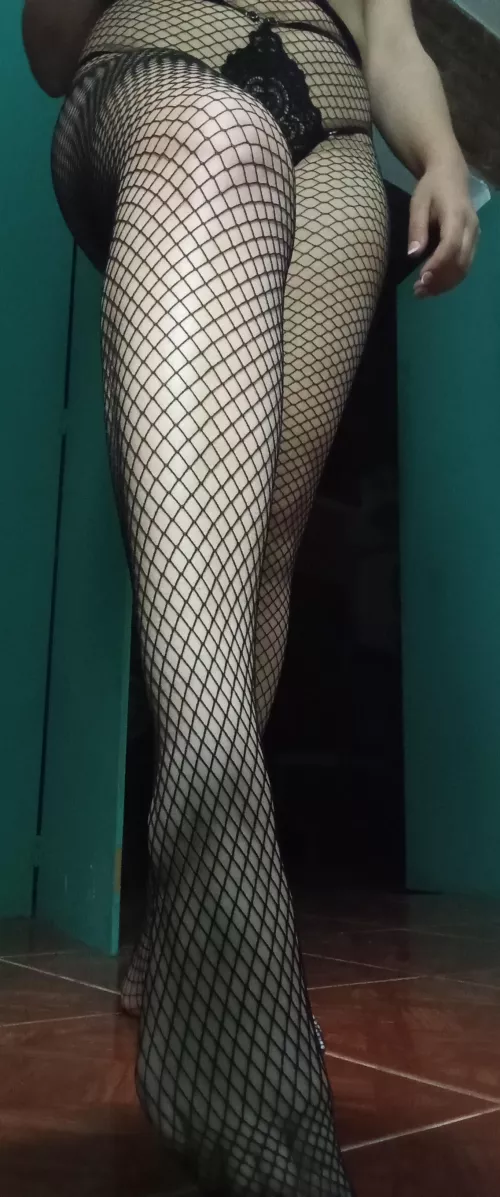 You will have to come to my feet and worship your mistress 