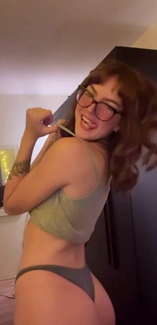 Your little neighborhood damsel