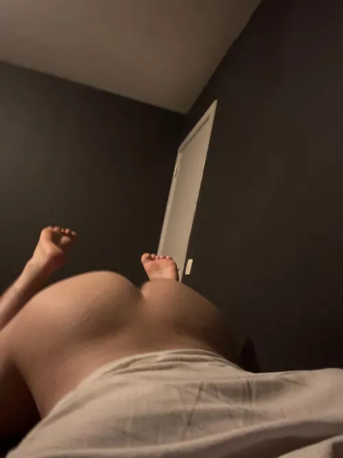 (18) i need someone behind me rn :)