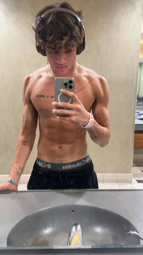 [19] first time posting here. hope you guys like it ;)