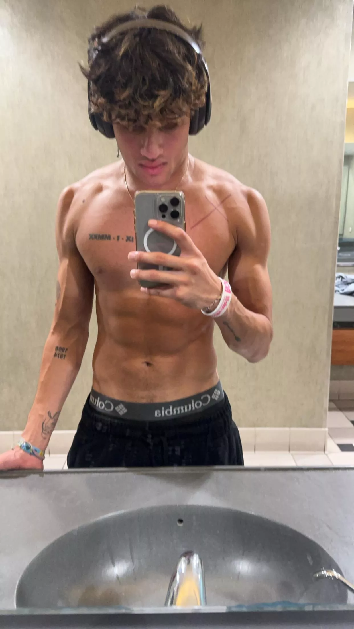 [19] first time posting here. hope you guys like it ;)