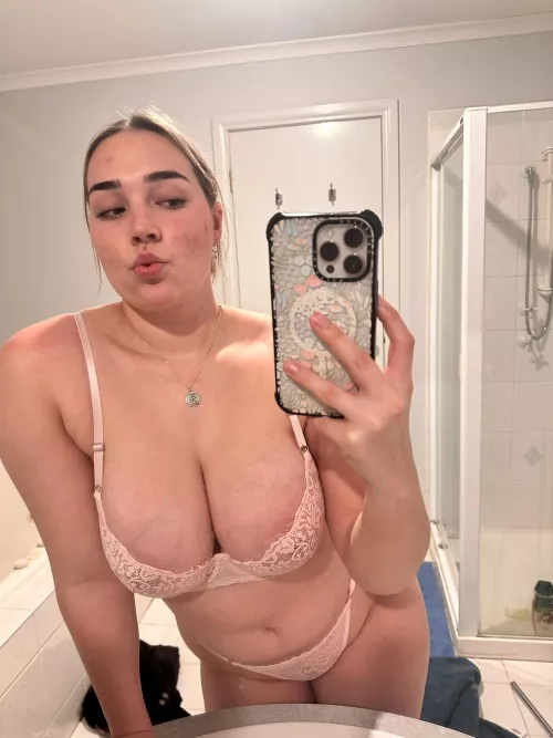 19F aspiring milf, passing through KY anytime soon, make me a milf? ill desperately need a creampie hehe