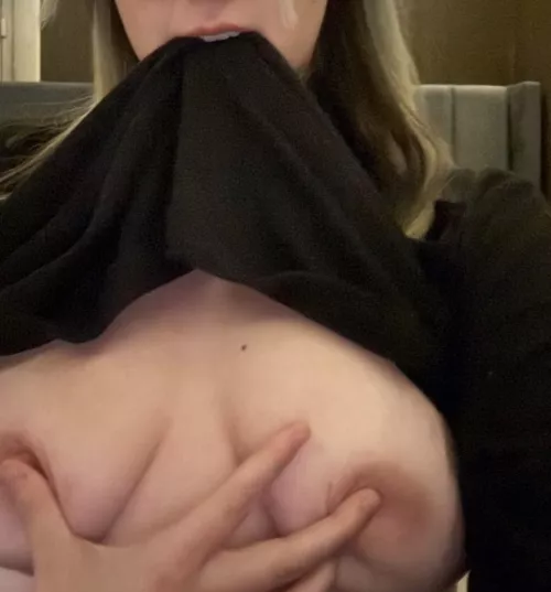 19f. i wanna make someone cum tonight, who’s down?